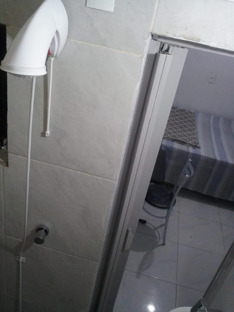 Kitnet Tipo Cozinha E Banheiro Privativos